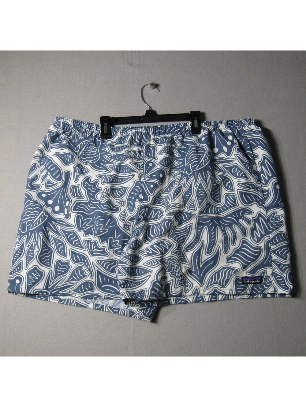 NWT Patagonia Baggies Shorts 5" Men's XXL Bees and Flowers Still Blue